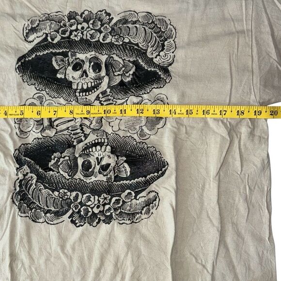 Y2K fun skulls and hats tee shirt womens large approximately‎ - Picture 3 of 4